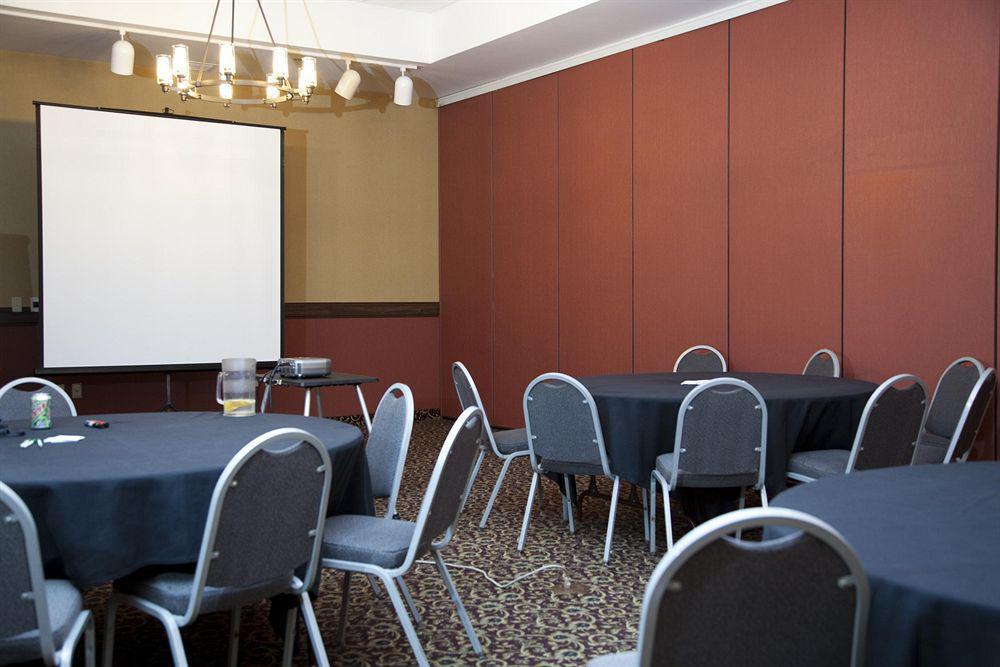 Holiday Inn Hotel & Suites Owatonna المرافق الصورة