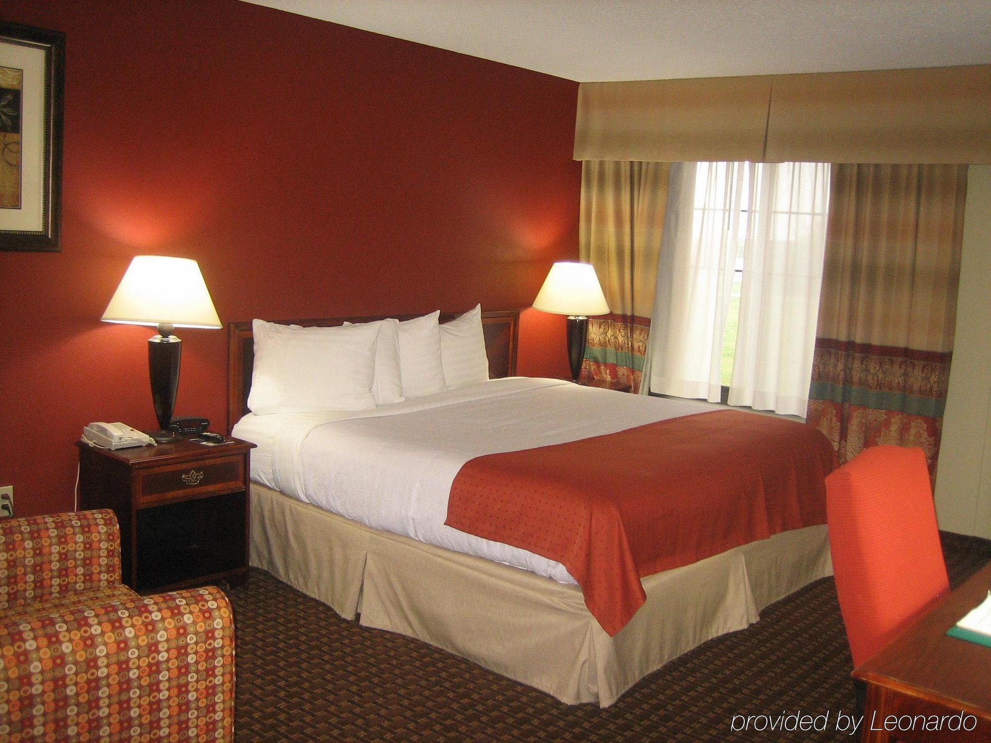 Holiday Inn Hotel & Suites Owatonna الغرفة الصورة