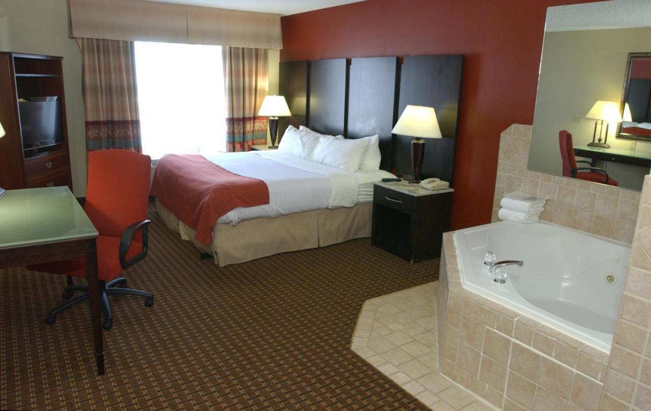 Holiday Inn Hotel & Suites Owatonna المظهر الخارجي الصورة