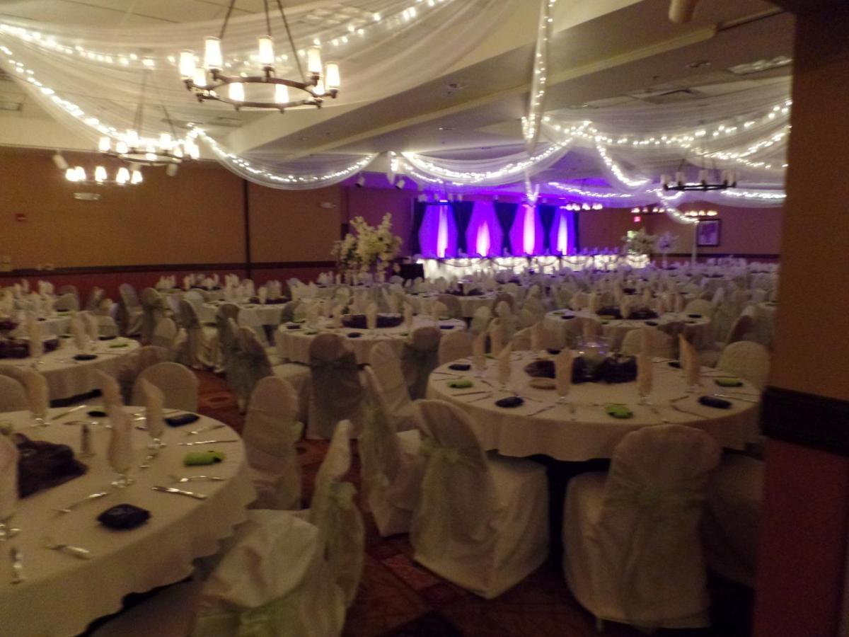 Holiday Inn Hotel & Suites Owatonna المظهر الخارجي الصورة